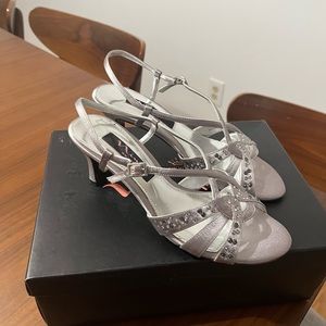 Nina Shoes, silver studded size 6.5 dress sandal.
